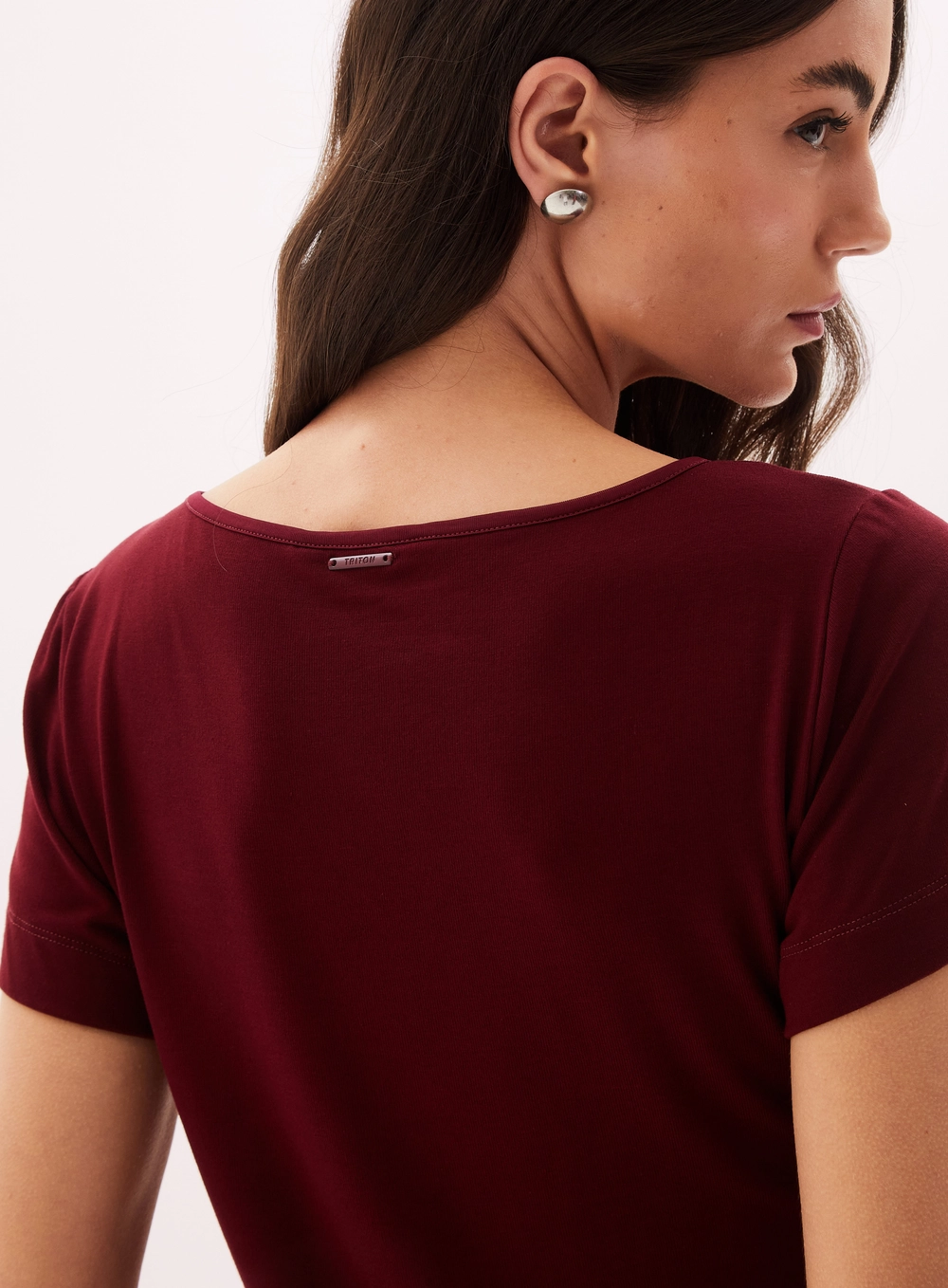 Camiseta Feminina Com Decote Canoa Bordo 3