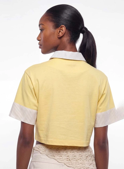 Camiseta Feminina Box Com Detalhe Listrado