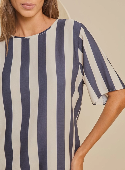 Camiseta Feminina Reta Listrada