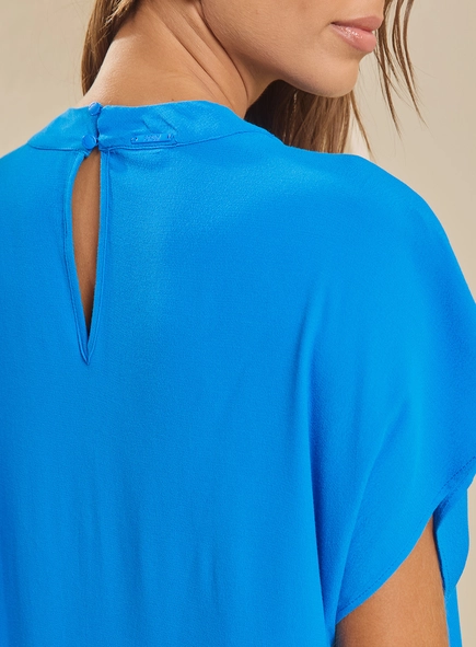 Blusa Reta Manga Japonesa