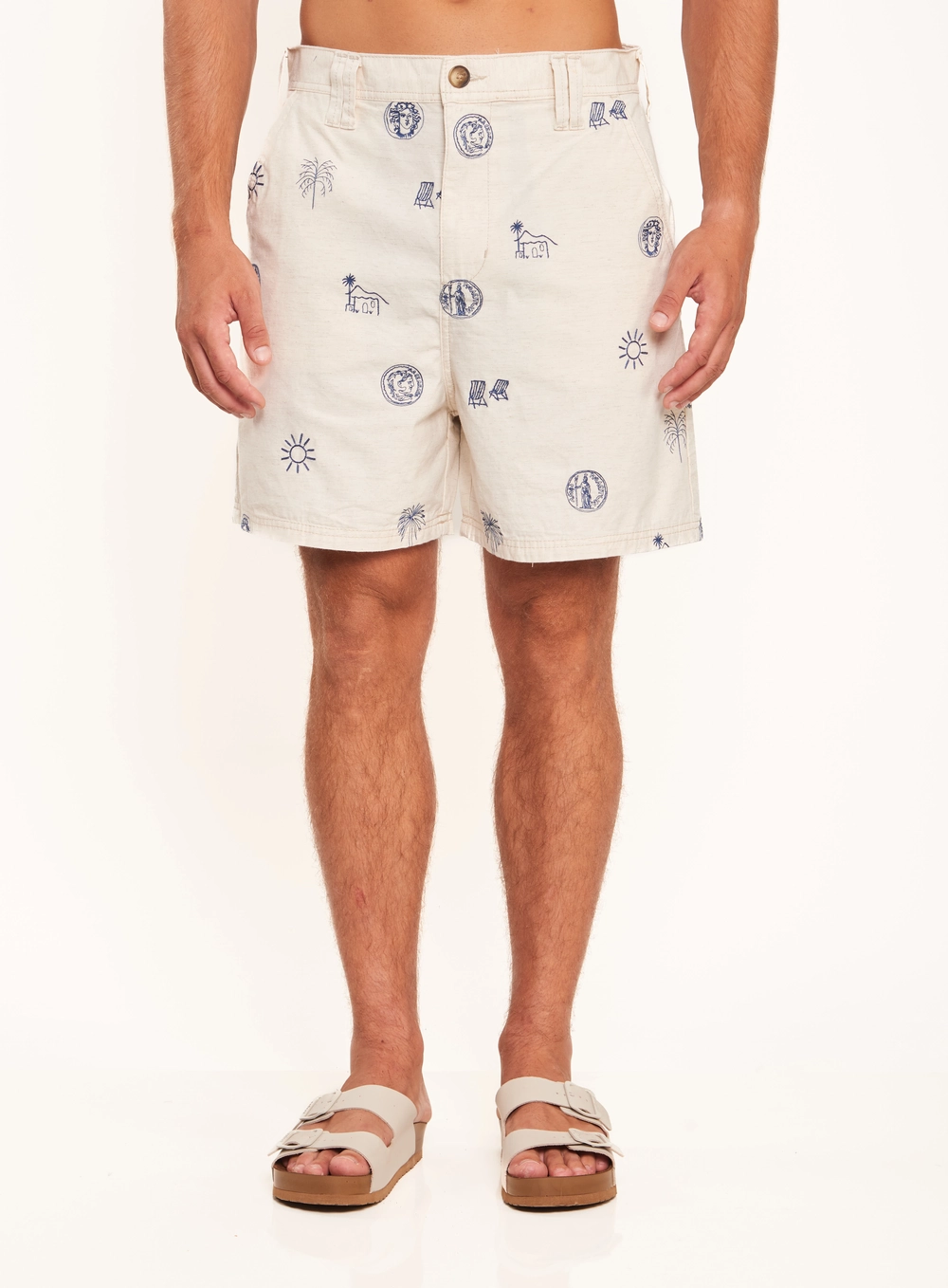 Bermuda Reta Com Estampa E Bolsos Estampados