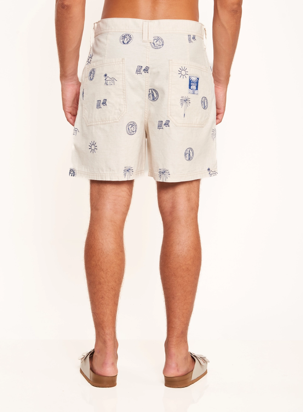 Bermuda Reta Com Estampa E Bolsos Estampados