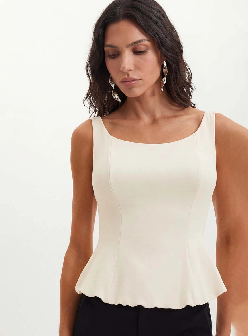Blusa Feminina Com Barra Evasê - Peplum Bege 4