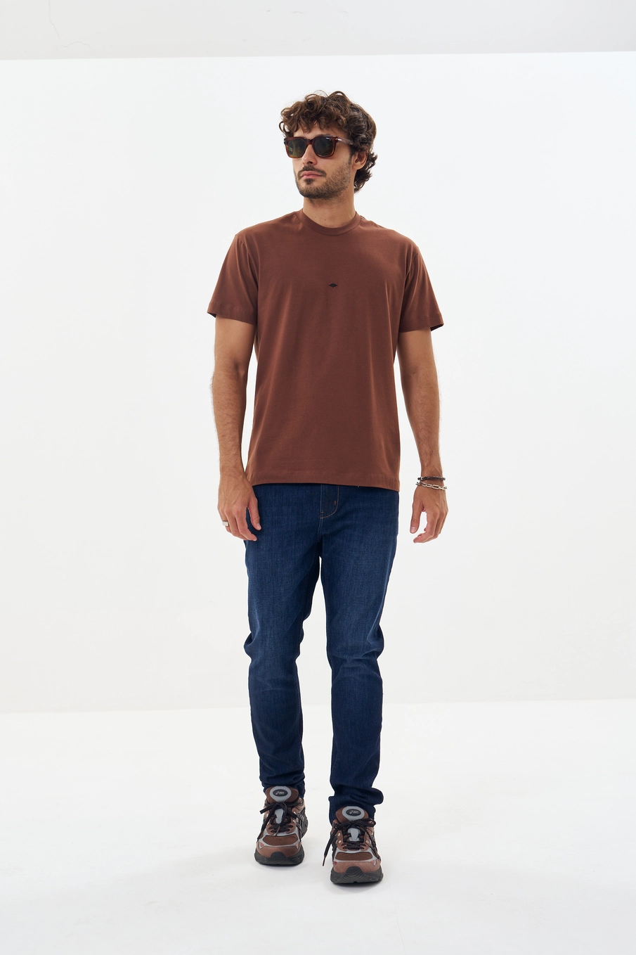 Camiseta Masculina Básica Marrom 1