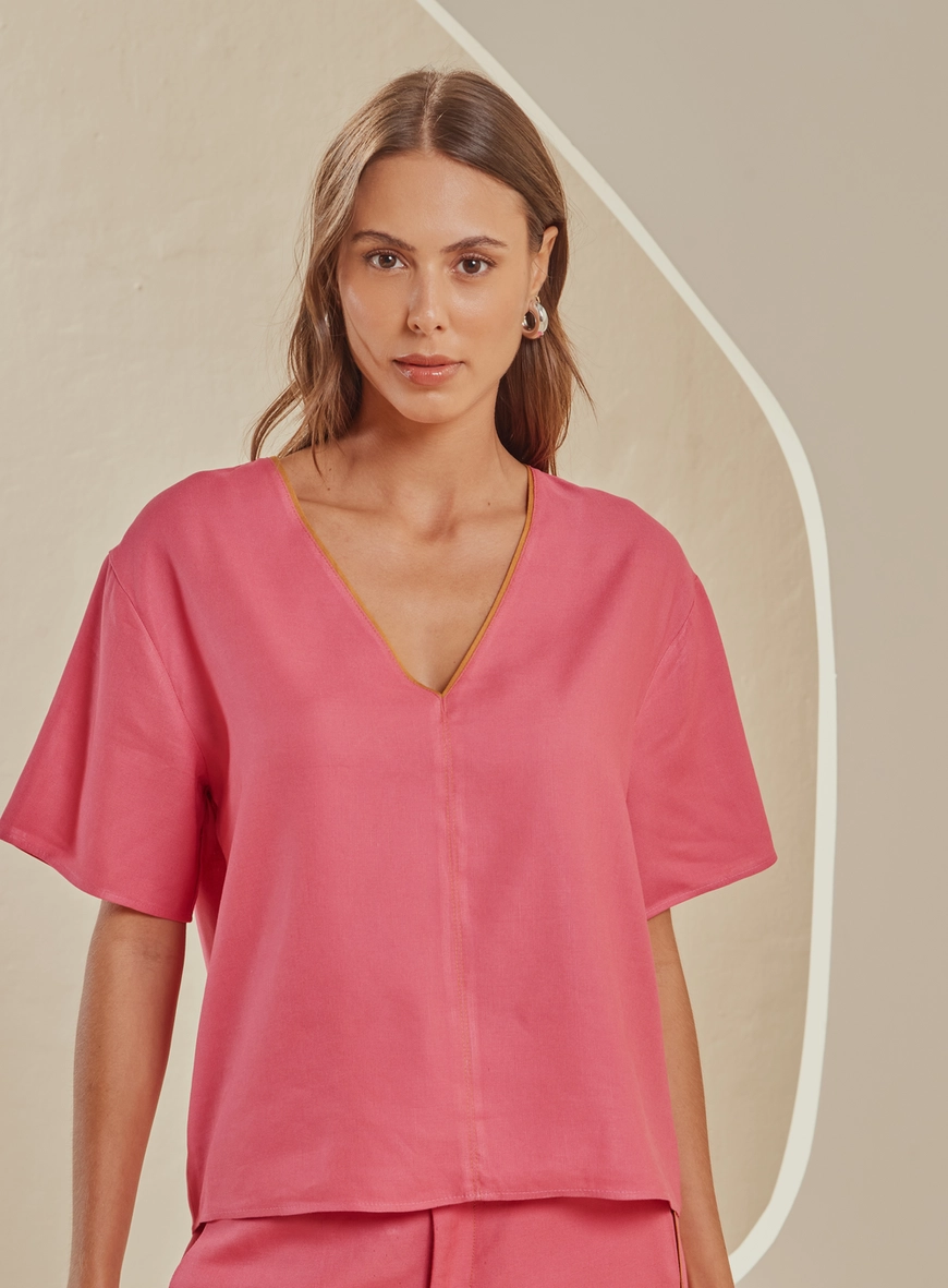 Camiseta Feminina Reta Decote V Rosa 1