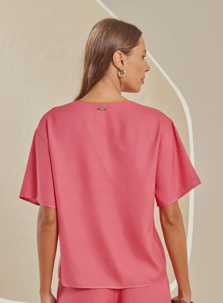 Camiseta Feminina Reta Decote V