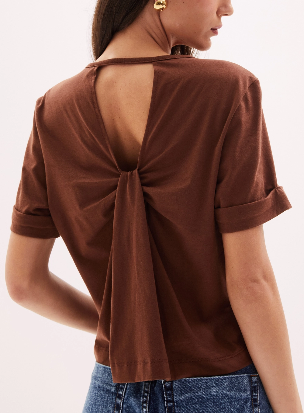 Camiseta Feminina Com Nó Costas Marrom 3