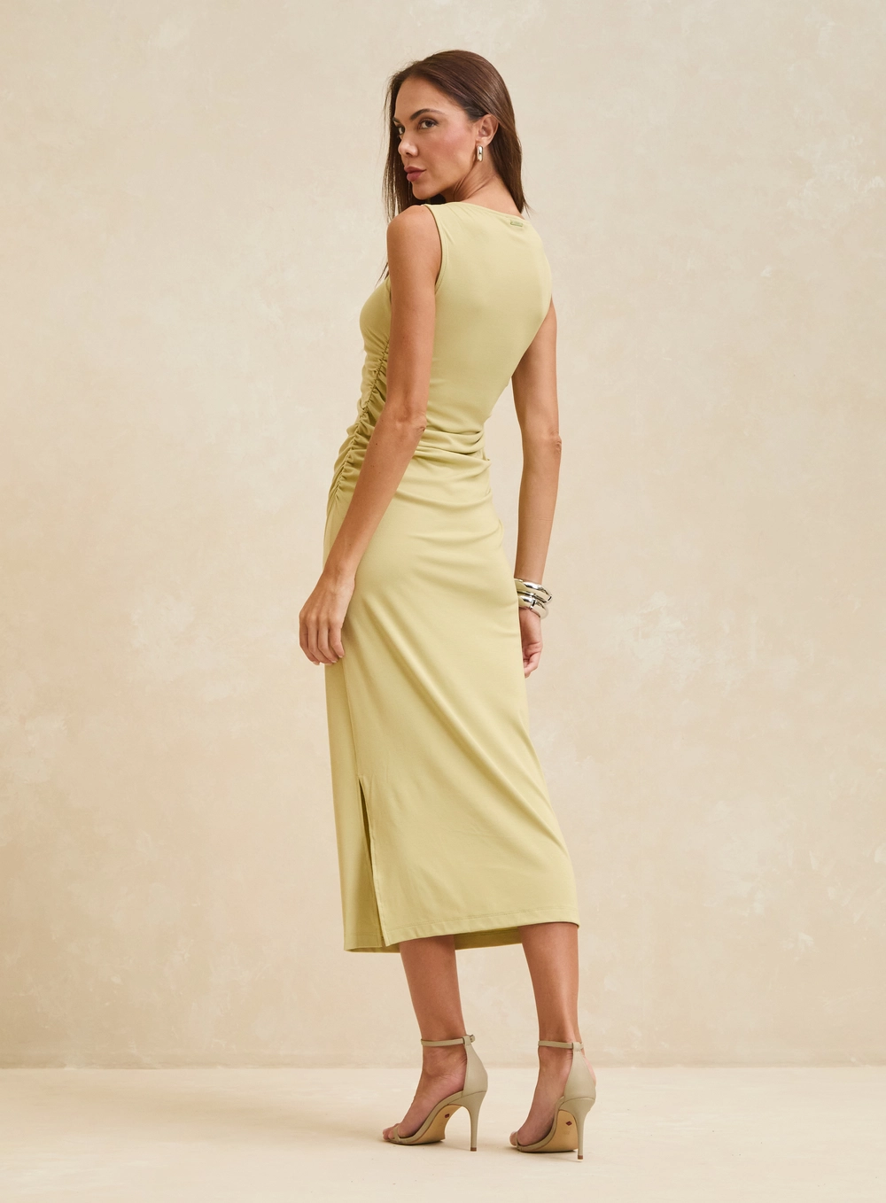 Vestido Midi Canelado Justo Bege 2