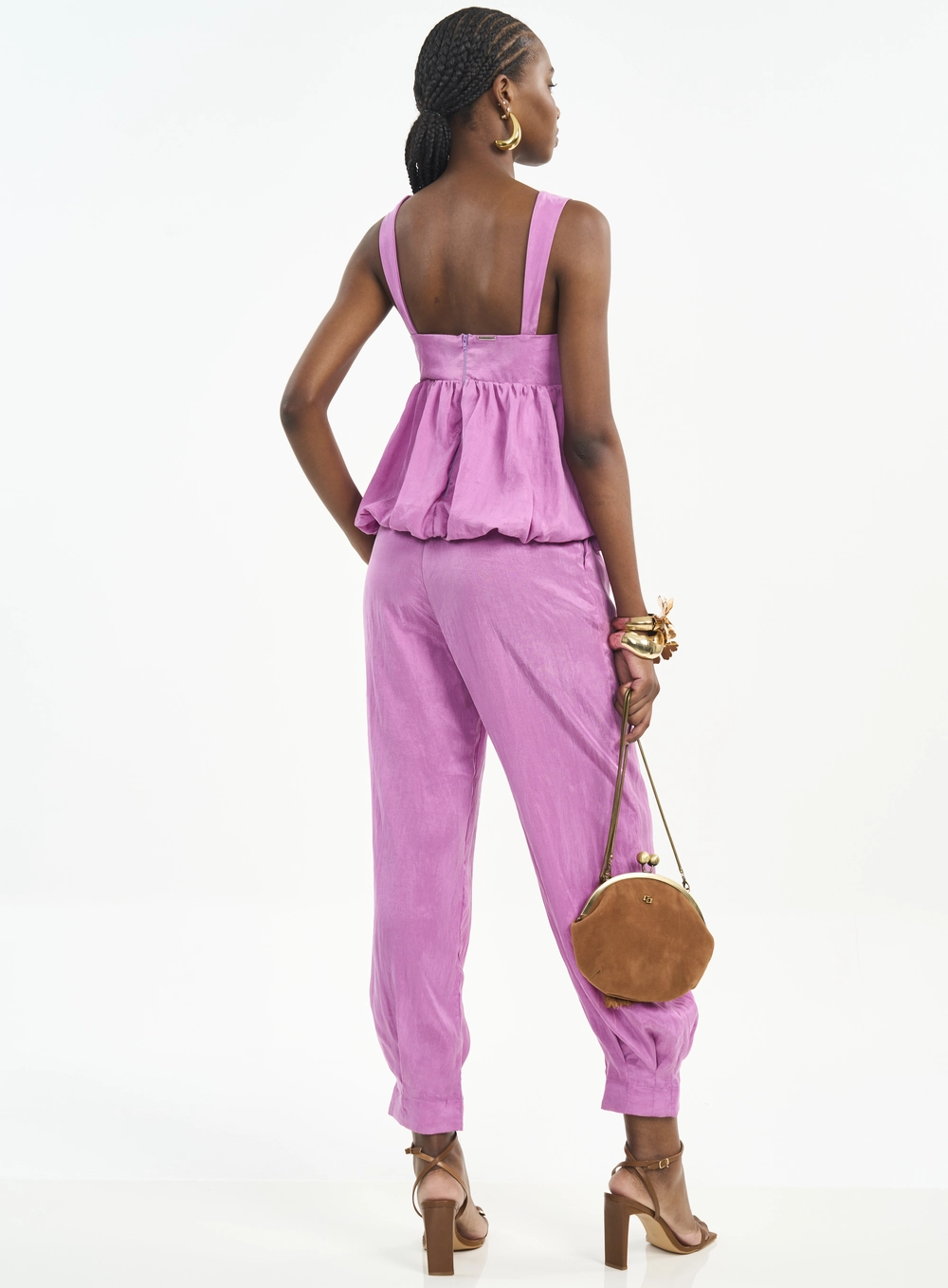 Calça Feminina Carrot Com Pregas E Ajuste Na Barra Roxo
