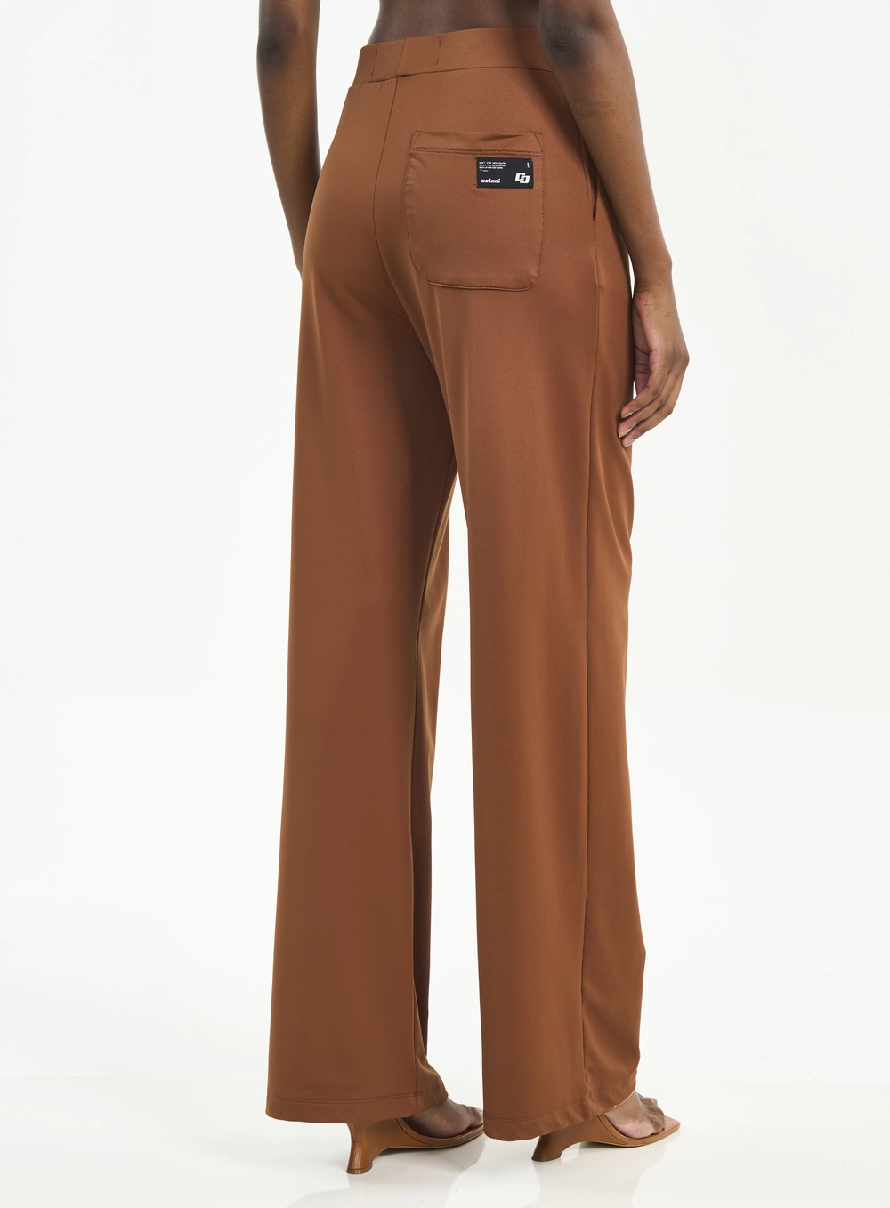 Calça Feminina Pantalona Com Bolsos Marrom