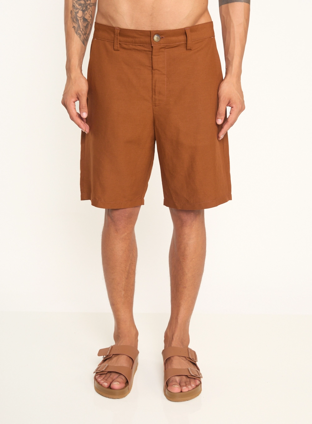 Bermuda Masculina De Linho Com Bolsos Marrom