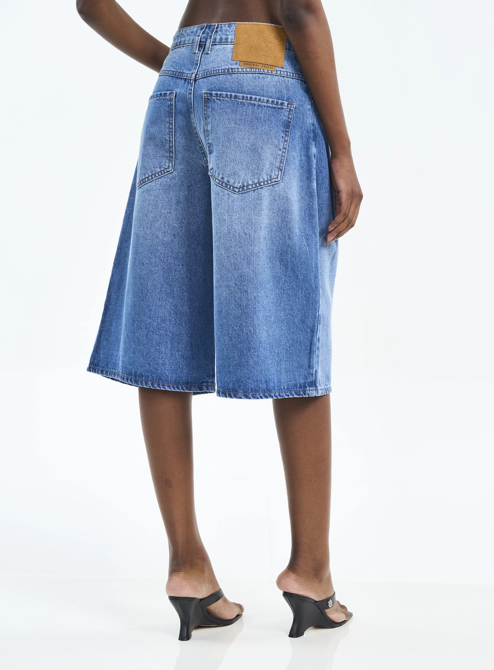 Bermuda Wide Leg Com Bolsos Índigo