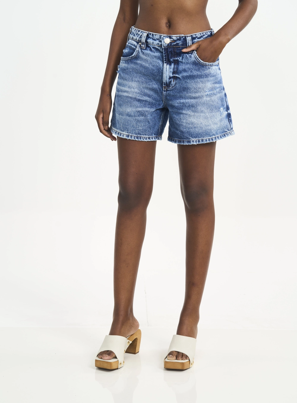 Bermuda Jeans Jade Com Barra Desfiada Índigo