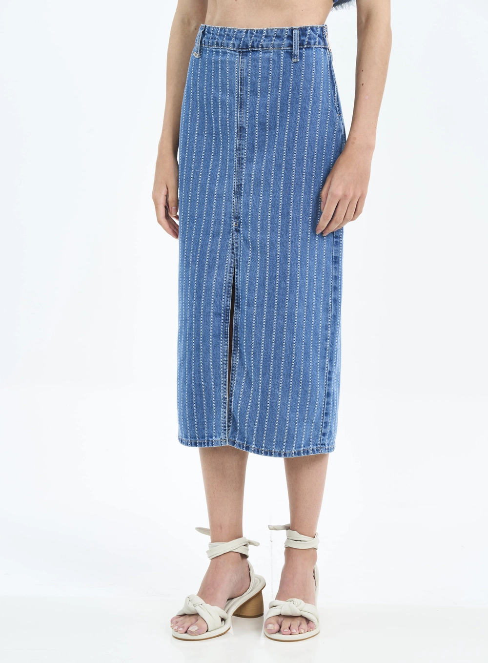 Saia Midi Com Risca De Giz E Fenda Estampados
