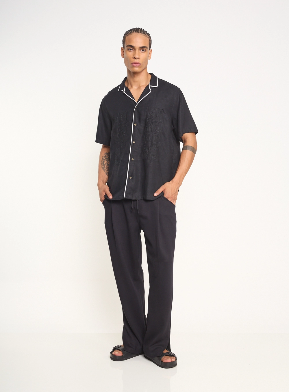 Camisa Masculina Resort Com Bordados Preto