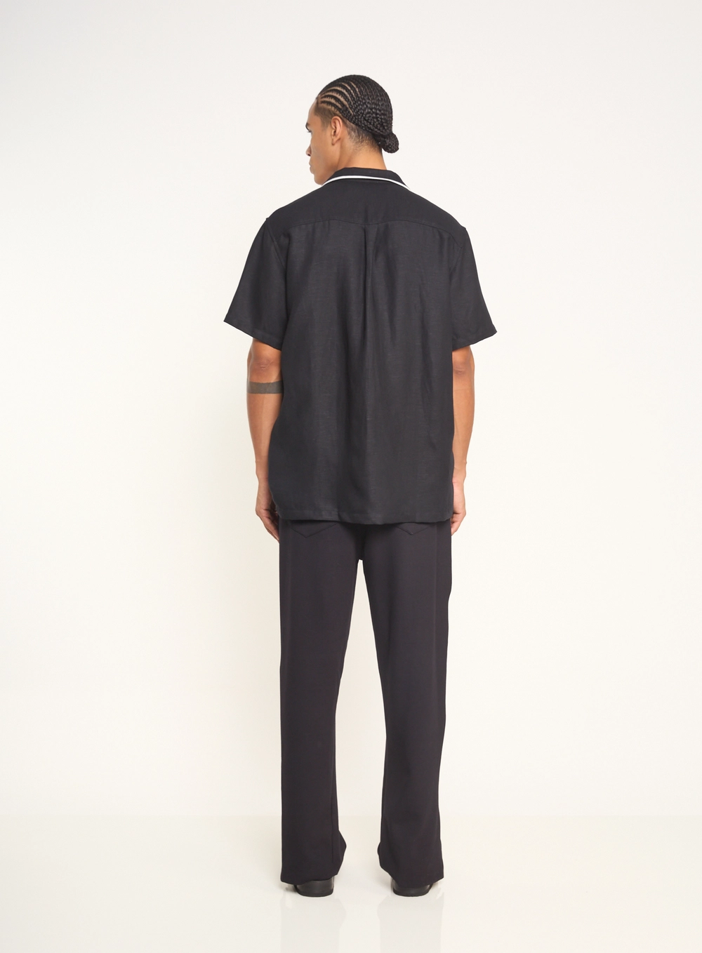 Camisa Masculina Resort Com Bordados Preto