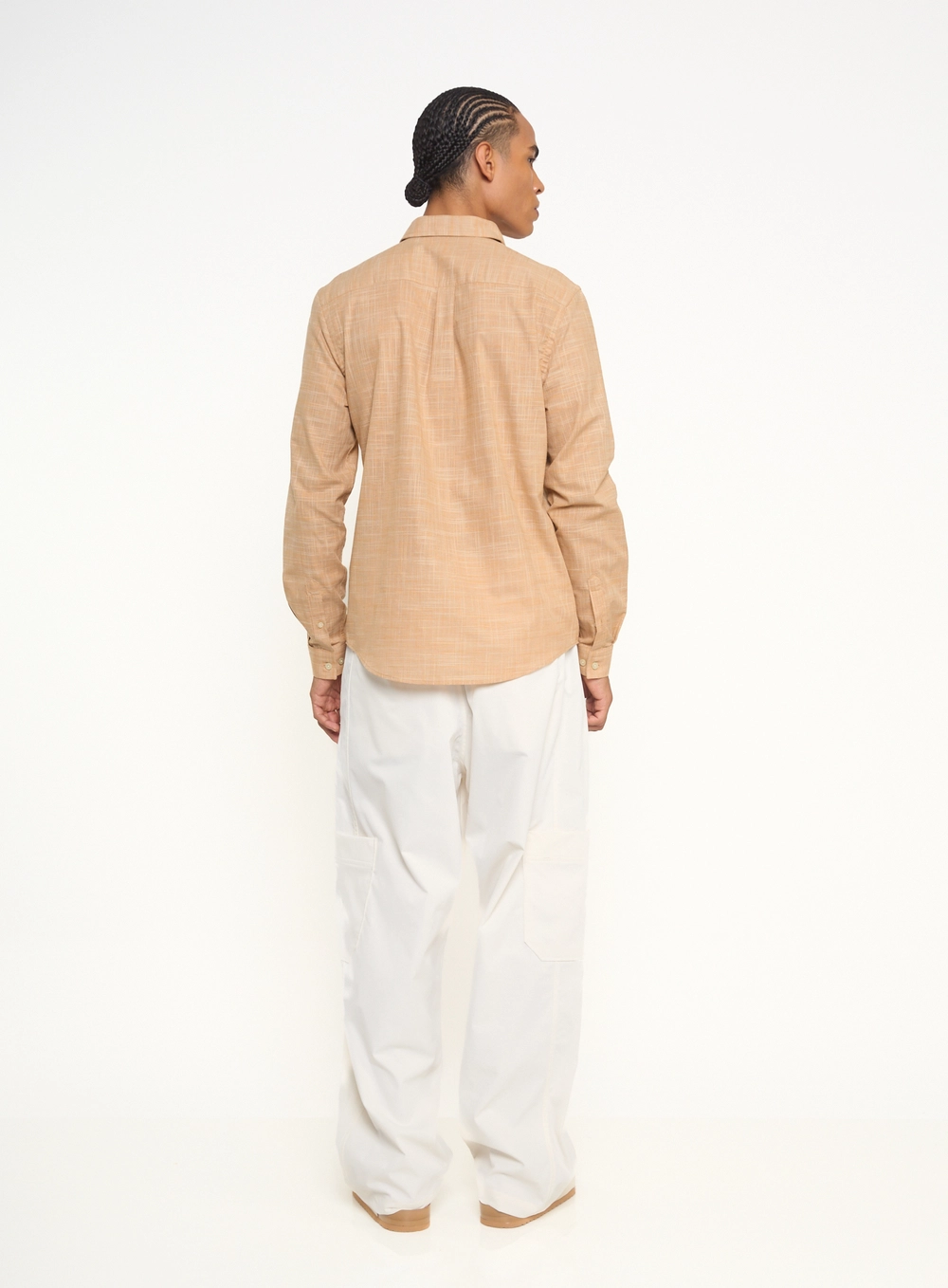 Camisa Masculina Com Textura Slub E Logo Estampados