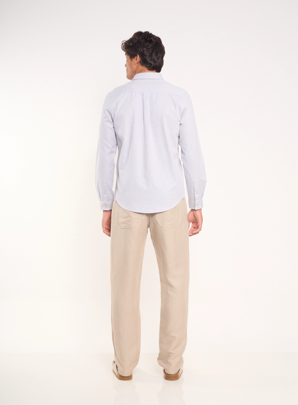 Camisa Masculina Com Logo E Punhos Abotoados Cinza