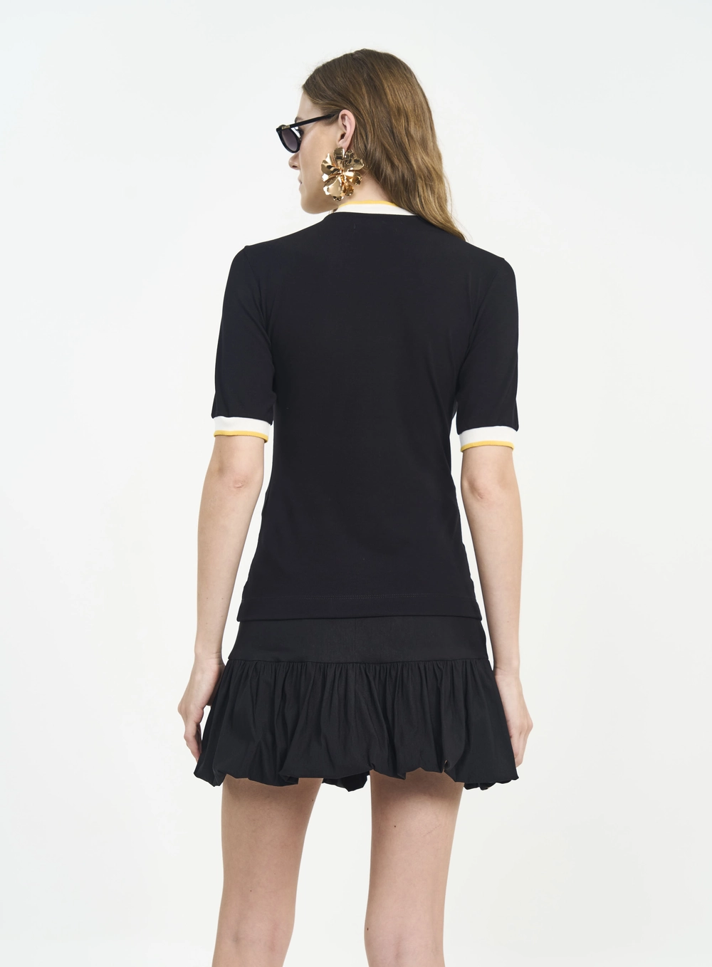 Camiseta Com Gola Retilínea E Logo Central Preto