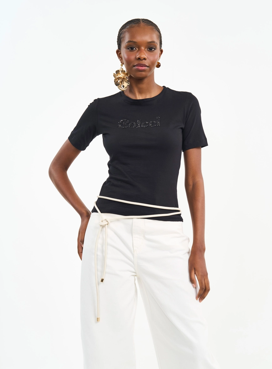 Camiseta Com Logo Em Brilho
