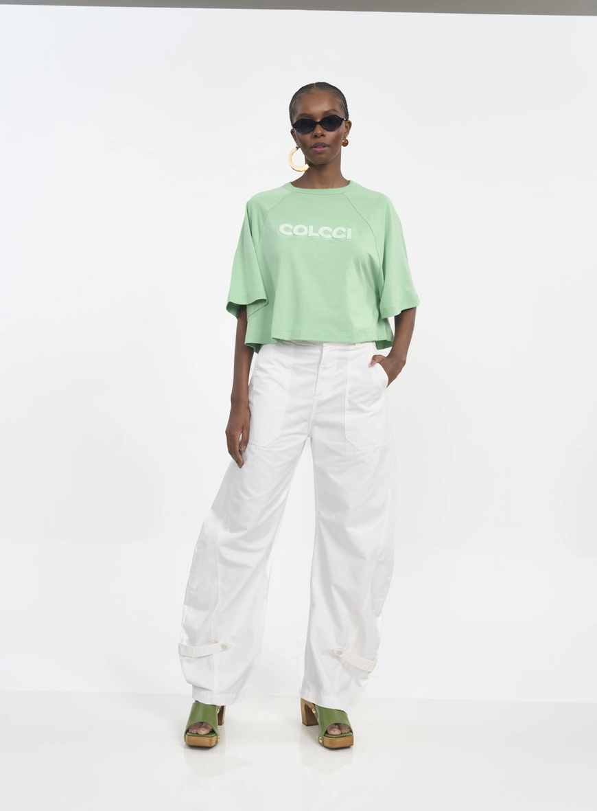 Camiseta Cropped Com Logo Em Relevo