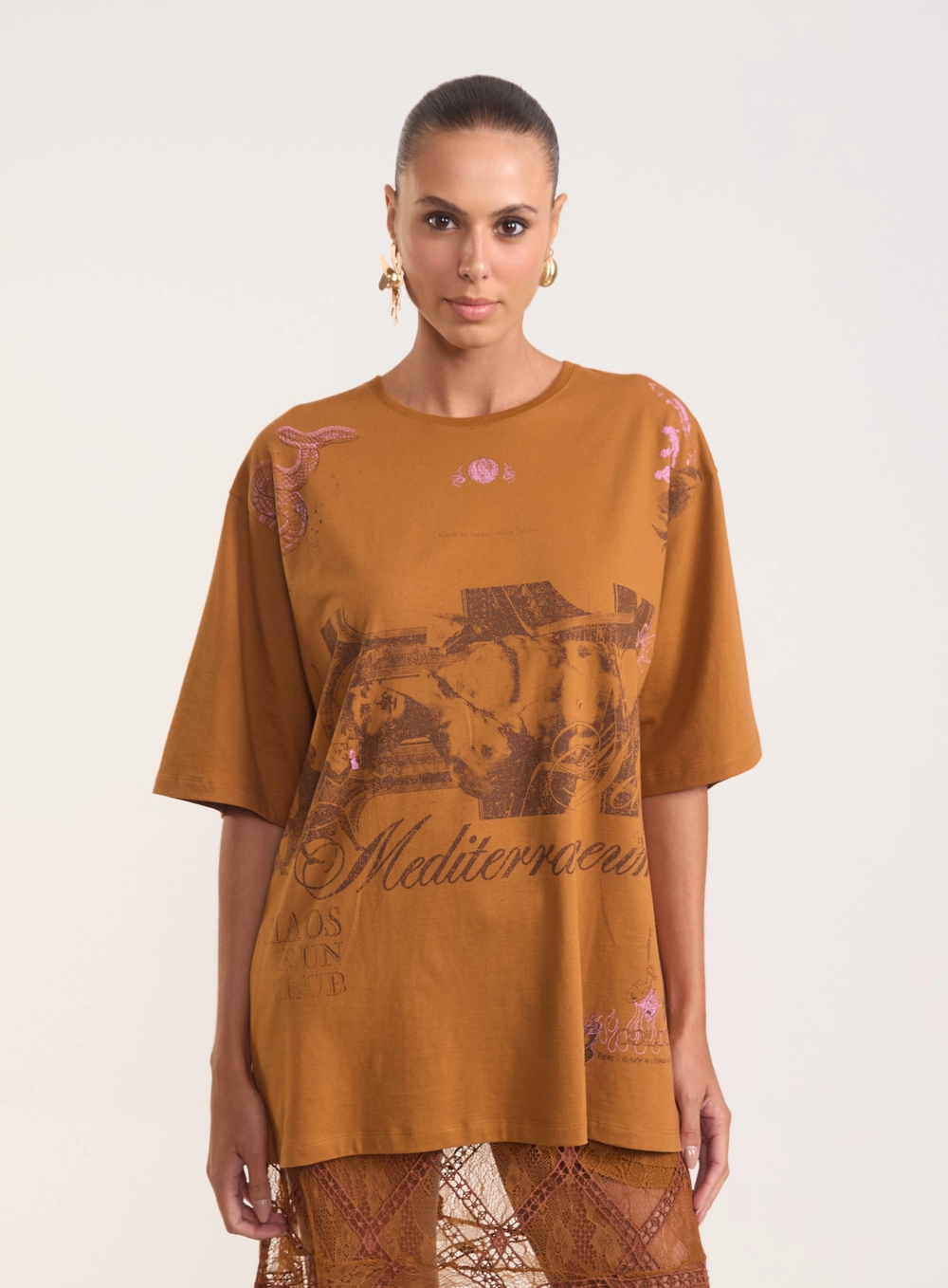 Camiseta Oversized Com Estampa Mediterranean Marrom