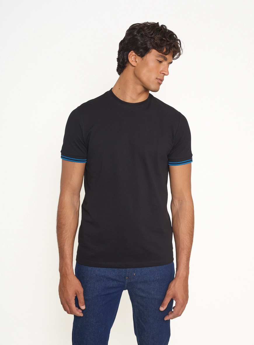 Camiseta Masculina Com Punhos Contrastantes