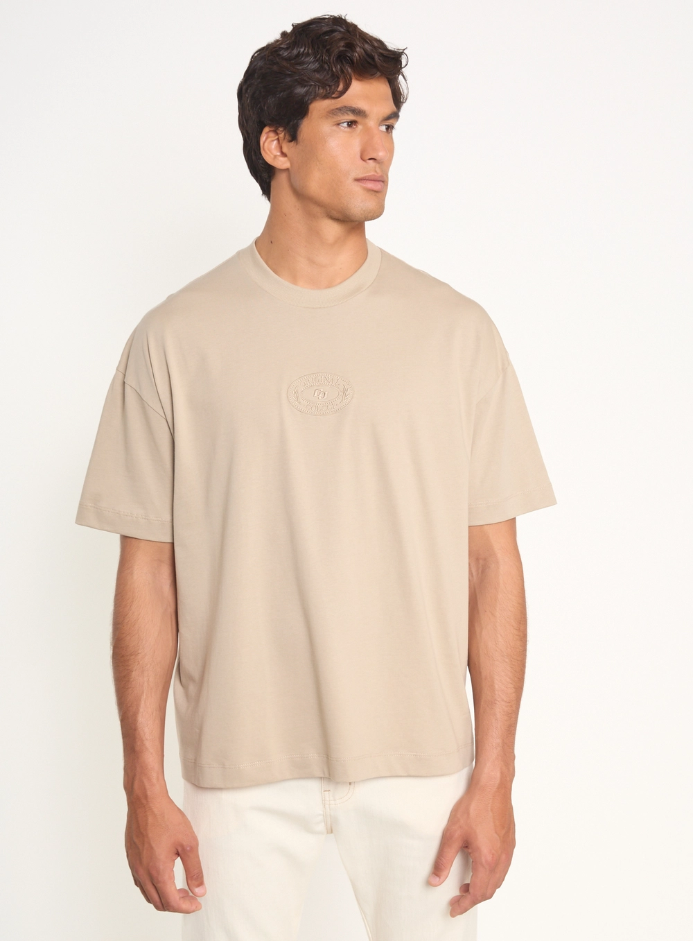 Camiseta Masculina Oversized Com Logo Bordado Bege