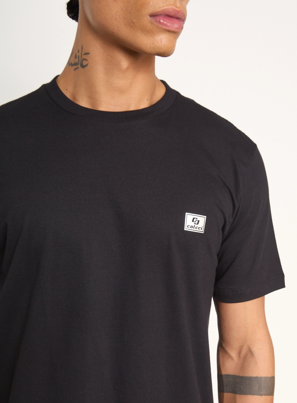 Camiseta Masculina Com Patch Localizado Preto