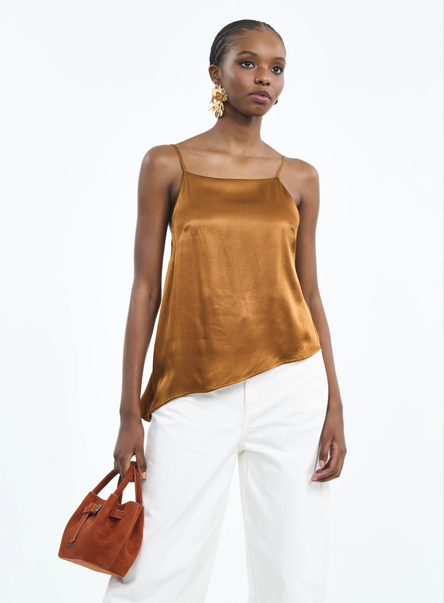 Blusa Com Alças Finas E Assimetria