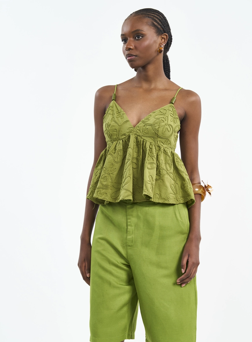 Blusa Com Bordado Floral E Barra Franzida