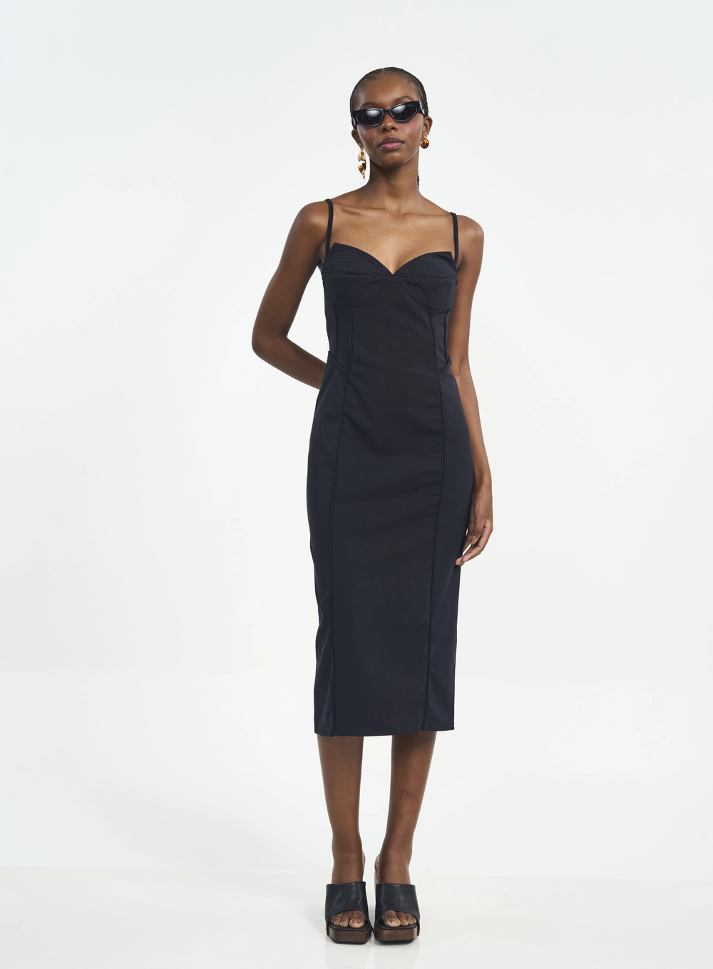 Vestido Midi Justo Com Alças E Recortes Preto