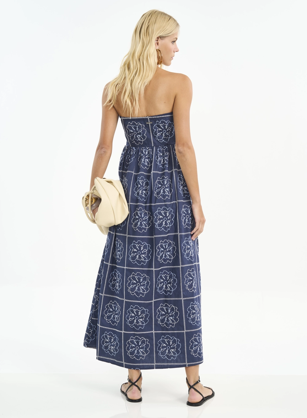 Vestido Midi Tomara Que Caia Com Bordado Estampados
