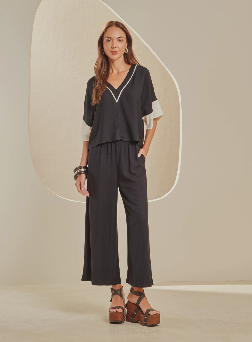 Camiseta Feminina Morcego Decote V PRETO 4