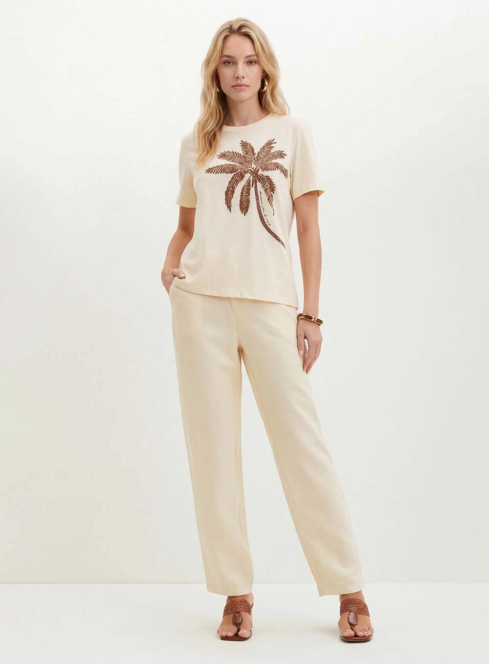 Camiseta Feminina Estampada - Comfort Bege 3