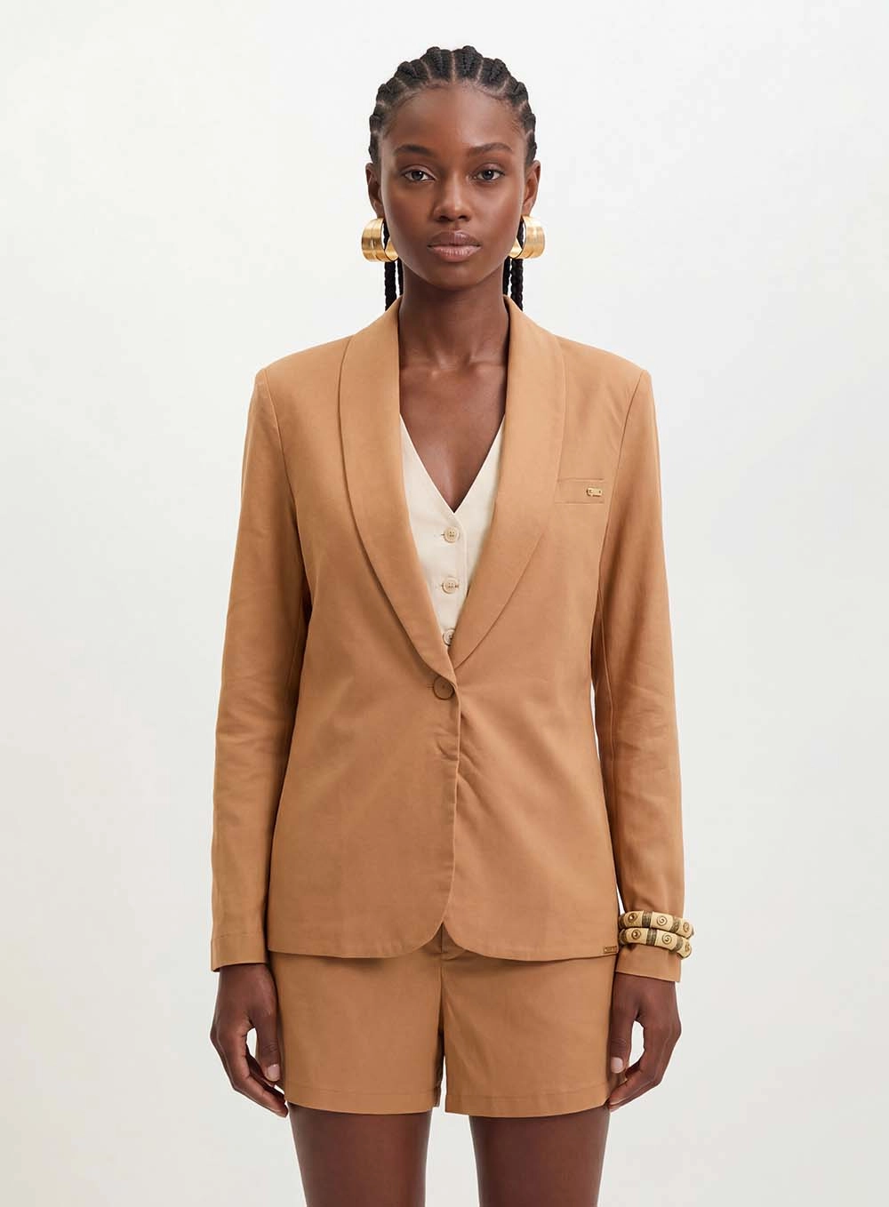 Blazer Feminino Acinturado Com Lapela Bege 1