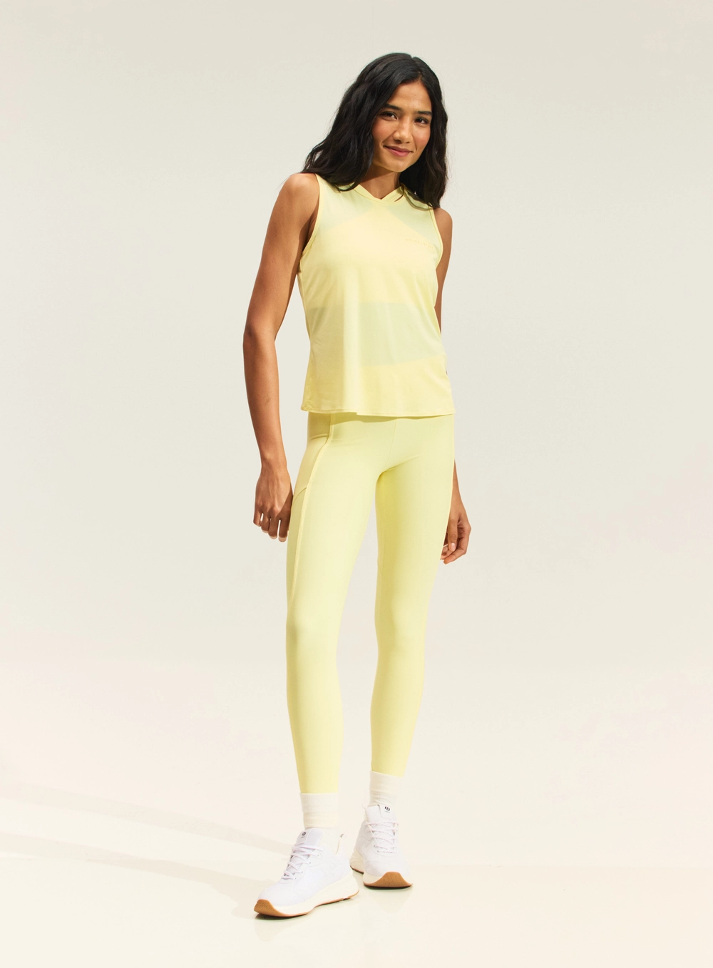 Calça Legging Feminina Com Cós Alto Amarelo