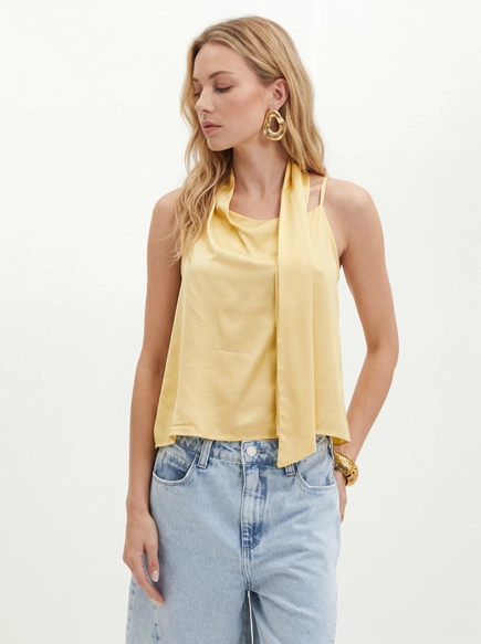 Blusa Feminina Com Decote Degagê - Comfort
