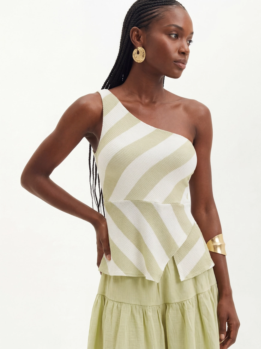 Blusa Feminina Listrada Com Barra Assimétrica Estampados 4