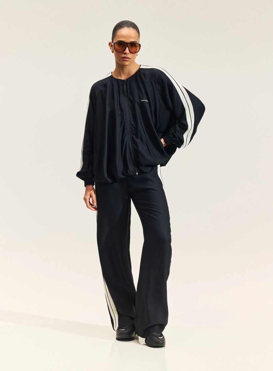 Calça Pantalona Com Listras Laterais