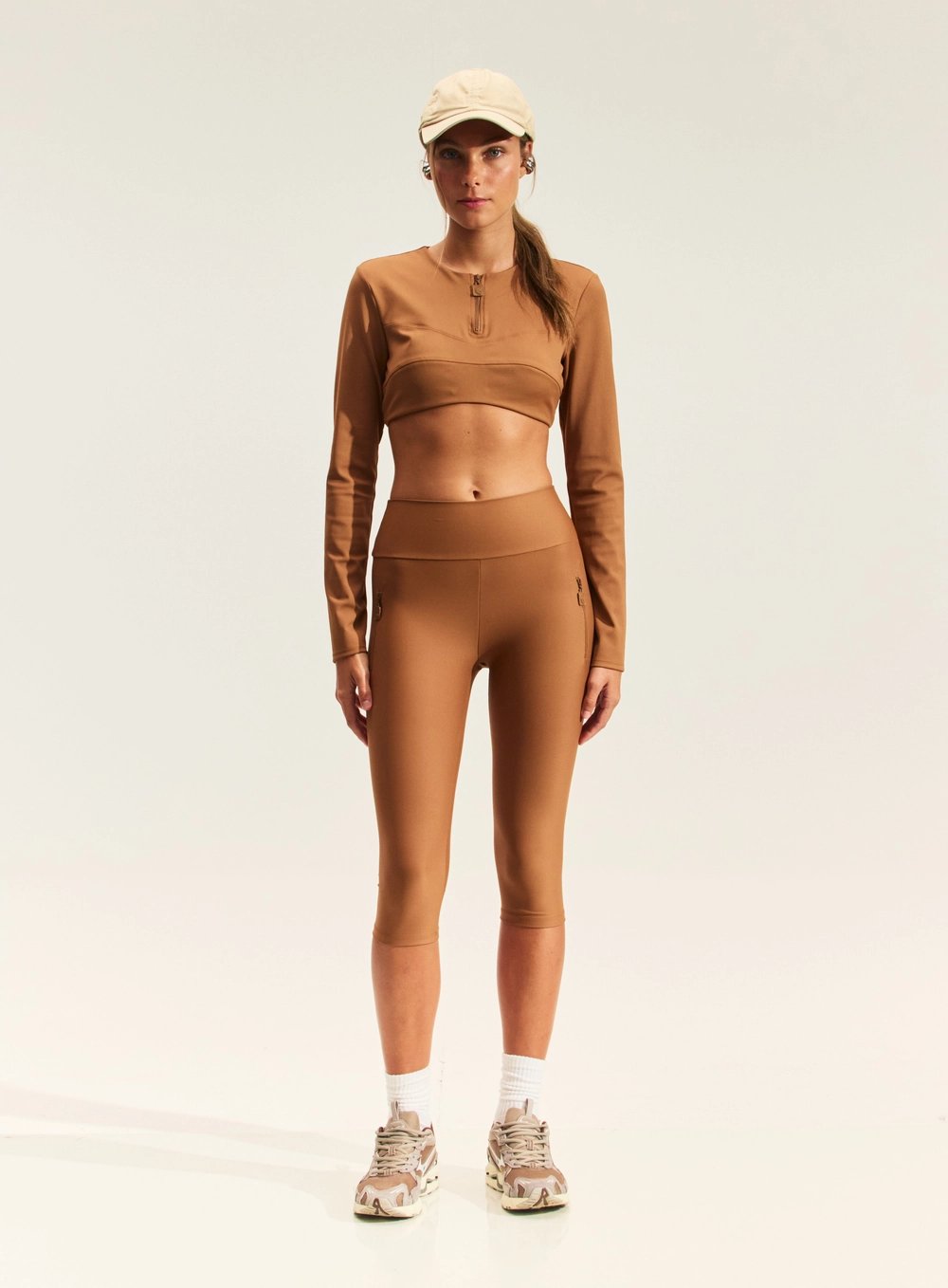 Calça Esportiva Com Bolsos De Zíper Marrom