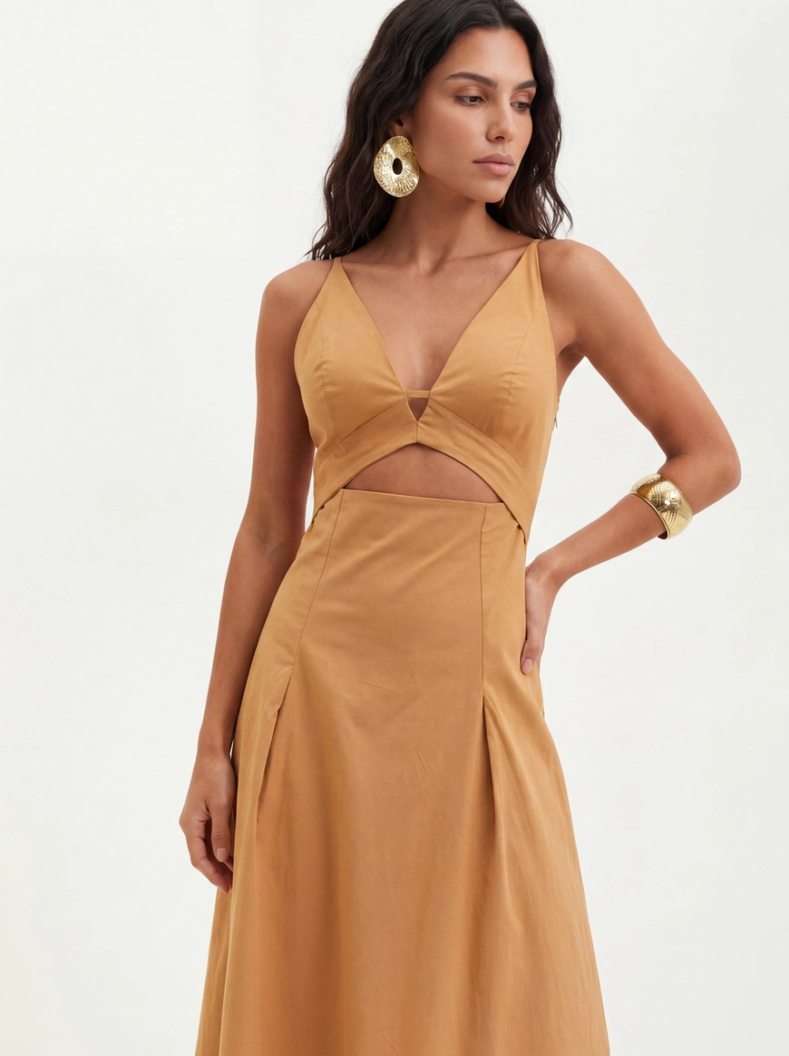 Vestido Com Decote V E Vazado Frontal - Evasê Bege 4