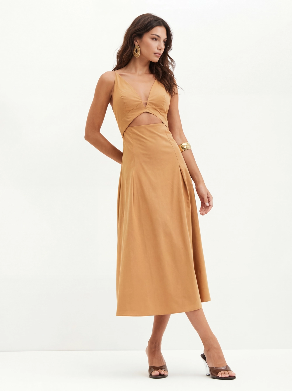 Vestido Com Decote V E Vazado Frontal - Evasê Bege 3