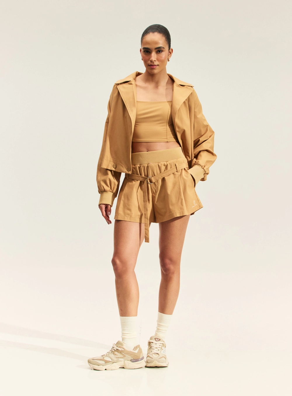 Short Comfort Com Cinto Bege