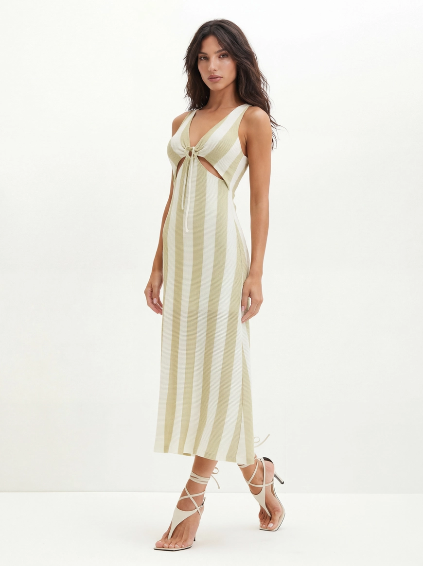 Vestido Listrado Com Vazado Frontal - Evasê Estampados 3
