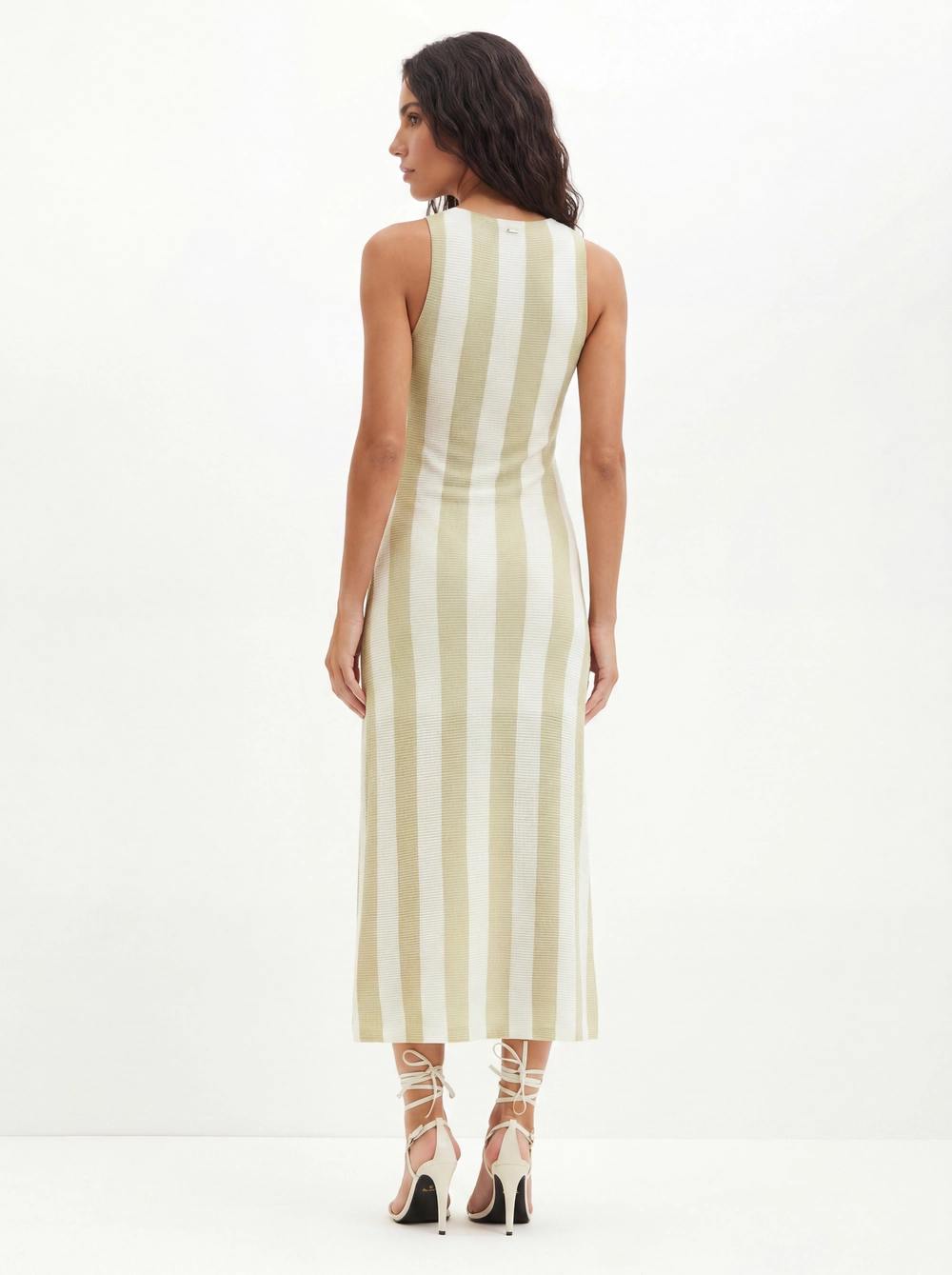Vestido Listrado Com Vazado Frontal - Evasê Estampados 2