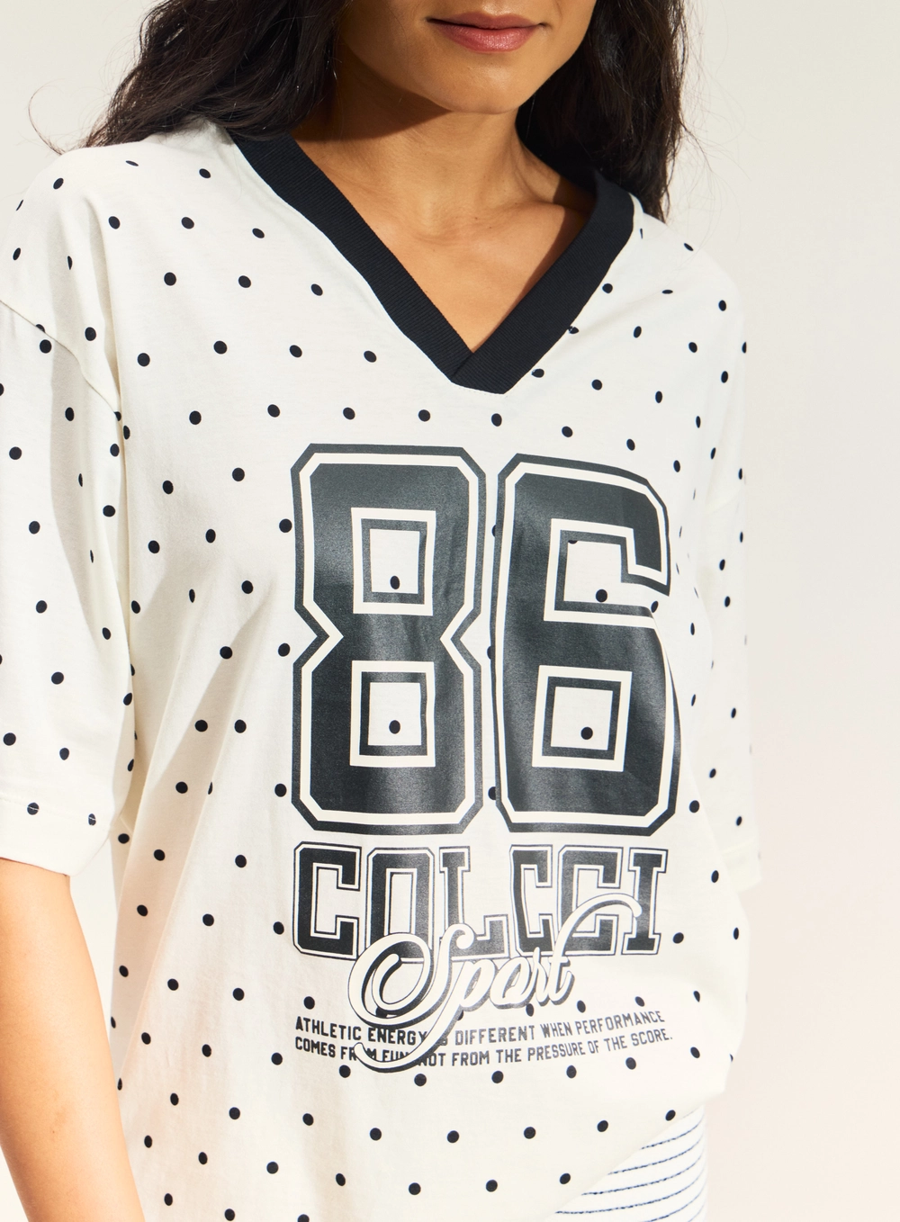 Camiseta Feminina Com Estampa Frontal Estampados