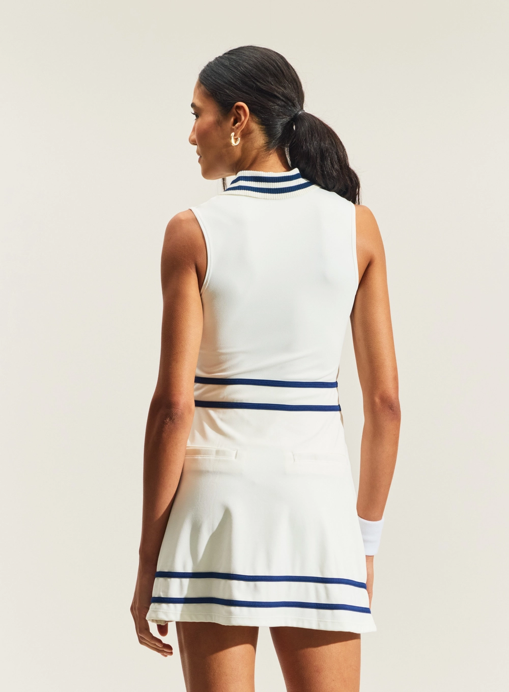 Vestido Curto Slim Esportivo Com Zíper Branco