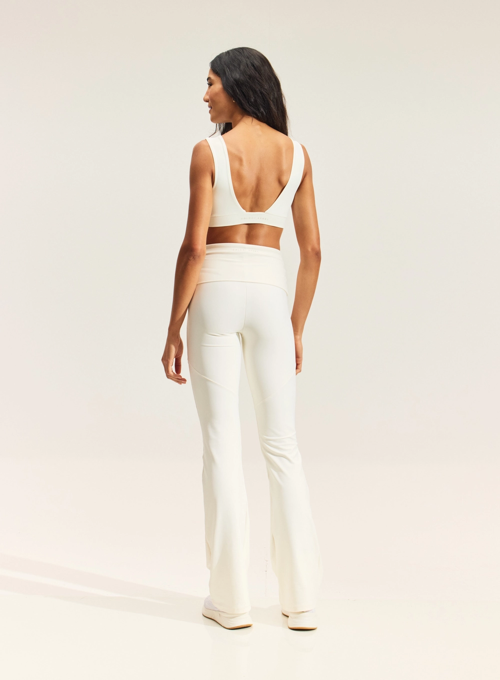 Top Cropped Feminino Com Costas Abertas Branco