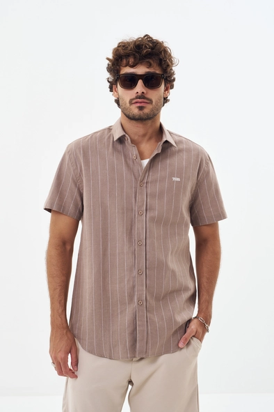 Camisa Masculina Com Gola Polo